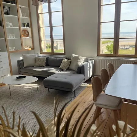 Beachfront Renovated In 2025 Villa
